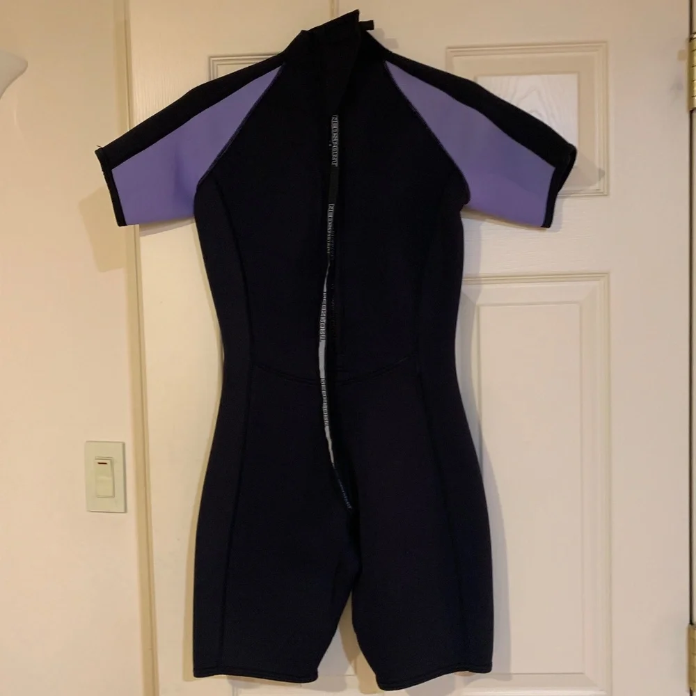 NeoSport Black/Purple Wet Suit sz 6